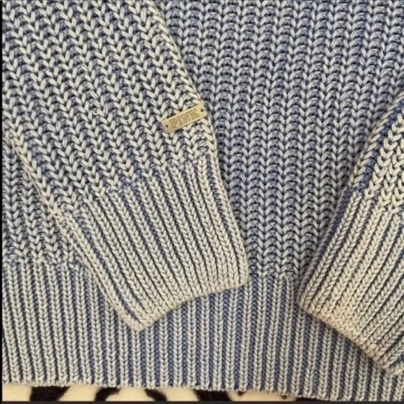 HP✨Pink Victoria’s Secret Fishermen V-Neck Sweater - Picture 5 of 7